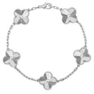Quatrefoil Clover Motifs Bracelet